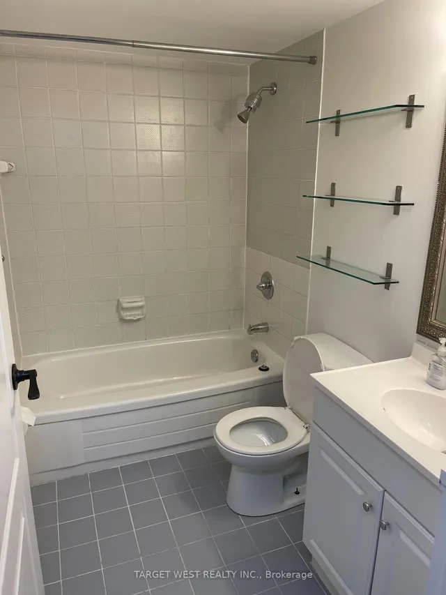 Additional image 18 of 250 Queens Quay Unit 1903