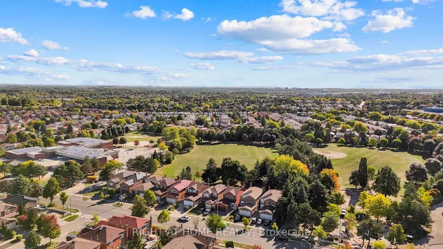 Additional image 49 of 105 Hupfield Tr