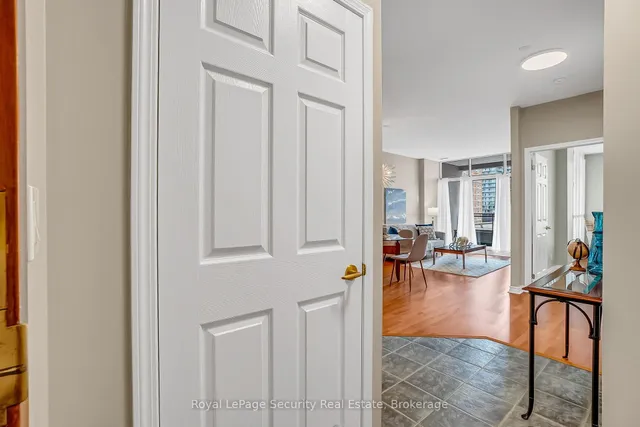 Additional image 7 of 980 Yonge St Unit 403