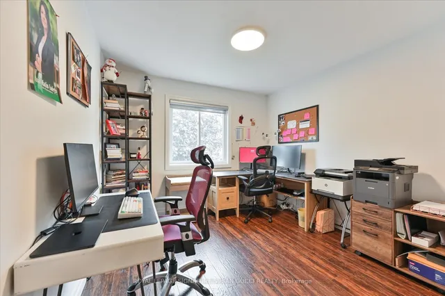 Additional image 22 of 94 Meighen Ave