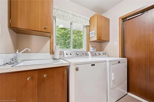 Additional image 19 of 46 Larkspur Cres