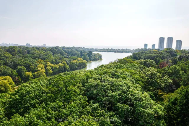 Additional image 29 of 8 Grenadier Ravine Dr