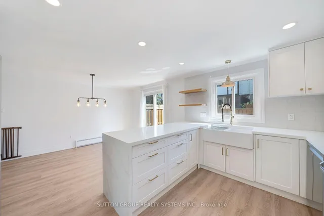 Additional image 13 of 15 Coach Liteway