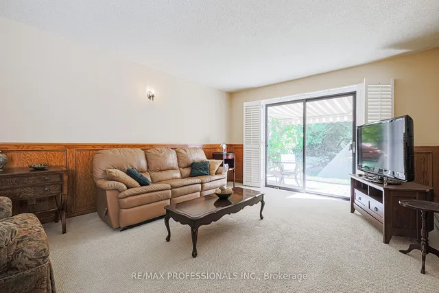 Additional image 19 of 55 Old Burnhamthorpe Rd