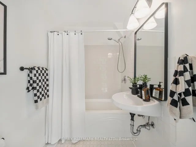 Additional image 29 of 78 Seymour Ave