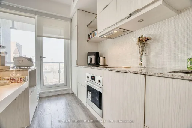Additional image 3 of 197 Yonge St Unit 1510