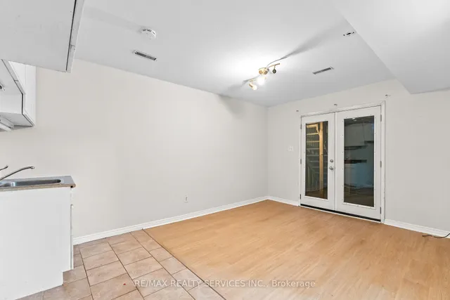 Additional image 28 of 26 Woolwich St