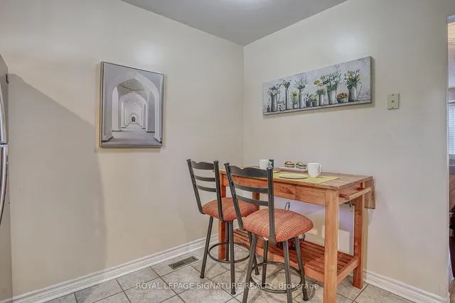 Additional image 11 of 5 Golden Appleway