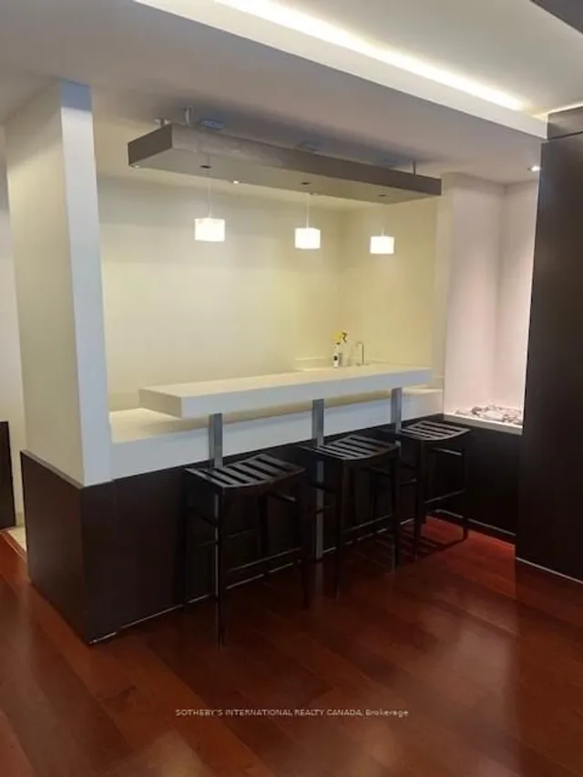 Additional image 38 of 218 Queens Quay Unit 2202
