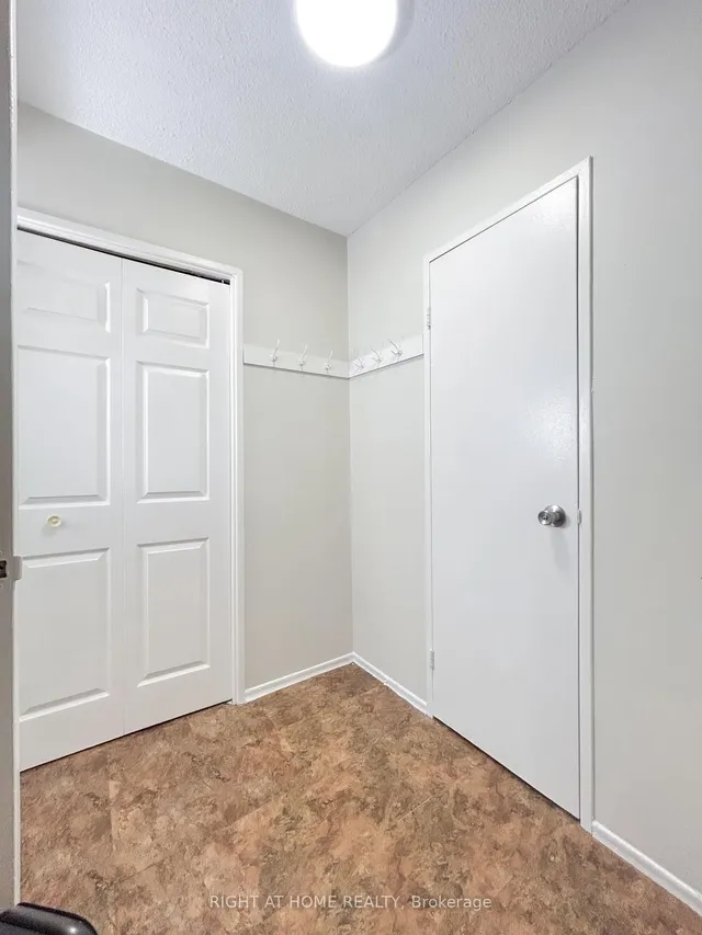 Additional image 10 of 160 Jansen Ave Unit 32