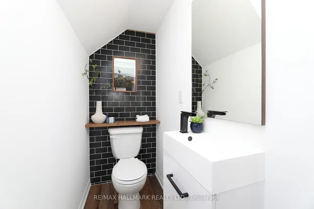 Additional image 27 of 18 Laidlaw St Unit 1005