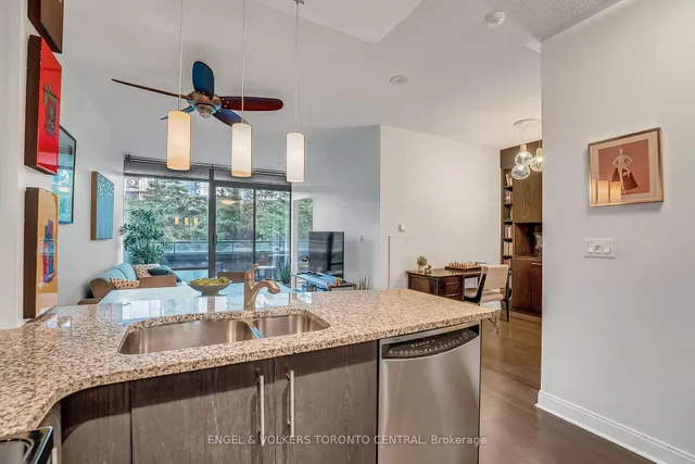 Additional image 12 of 18 Yorkville Ave Unit 306