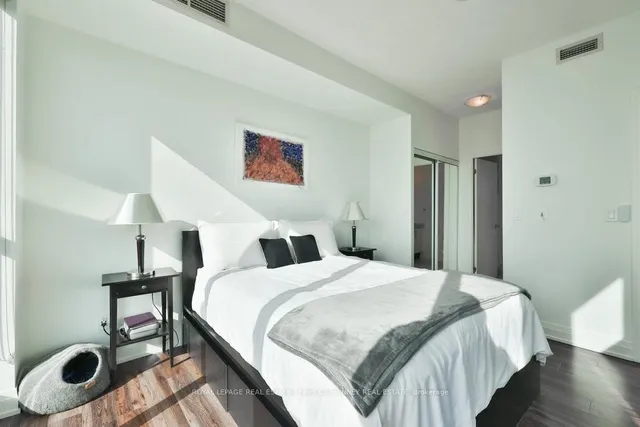 Additional image 27 of 16 Yonge St Unit 3109