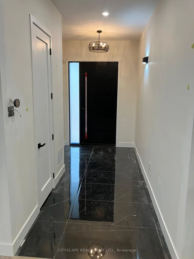 Additional image 2 of 100A Brenda Cres