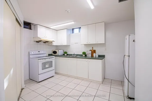 Additional image 22 of 63 Holmbush Cres