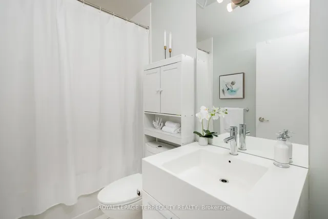 Additional image 26 of 25 Capreol Crt Unit 303