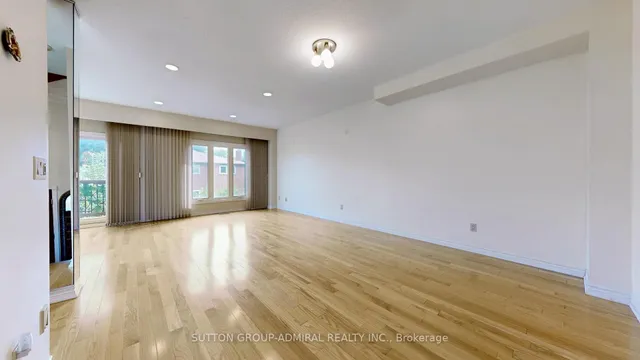 Additional image 11 of 33 Carnival Crt