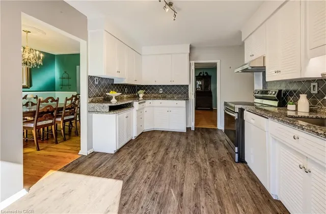 Additional image 10 of 15 Buttonwood Dr