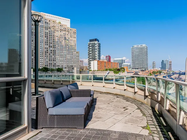 Additional image 44 of 18 Yonge St Unit 2211