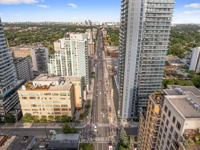 Additional image 43 of 212 Eglinton Ave Unit 605