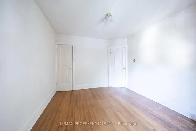 Additional image 24 of 24 Queens Ave