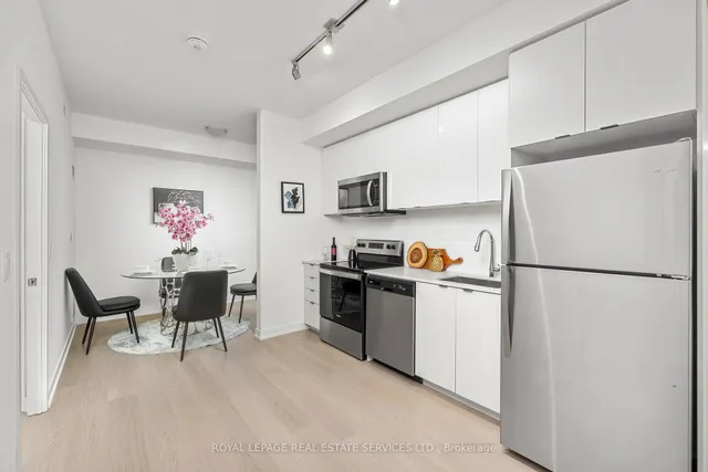 Additional image 7 of 859 The Queensway Unit 708