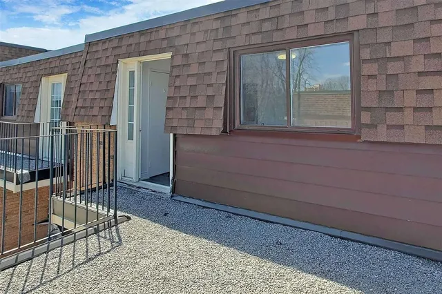 Additional image 24 of 314 Sprucewood Crt