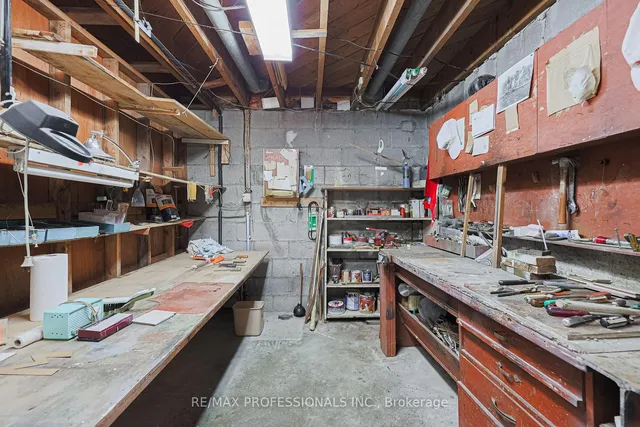 Additional image 40 of 55 Old Burnhamthorpe Rd