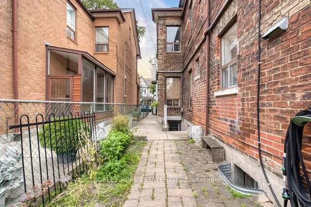 Additional image 49 of 140 Dovercourt Rd