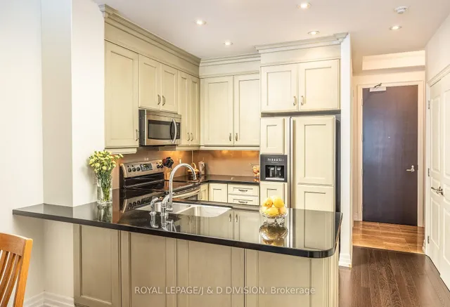 Additional image 3 of 21 Burkebrook Pl Unit 215