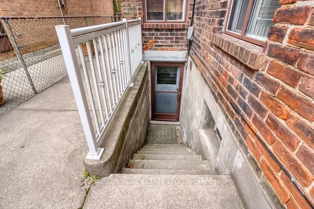 Additional image 50 of 140 Dovercourt Rd