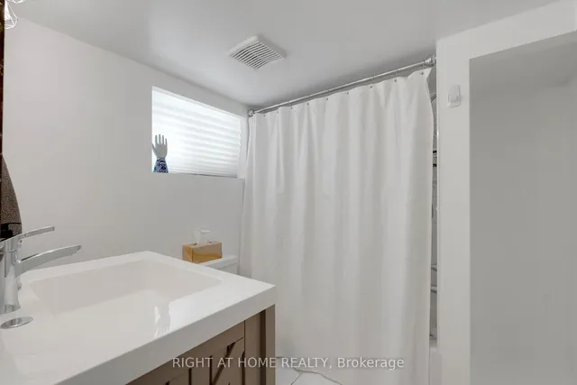 Additional image 23 of 1642 Dufferin St