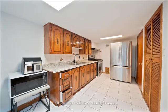 Additional image 18 of 85 Emerson Ave