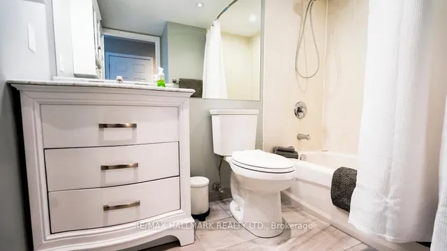 Additional image 15 of 230 Queens Quay Unit 2525