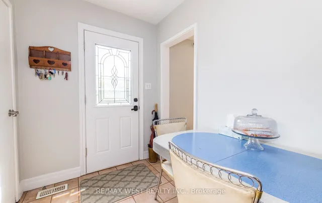 Additional image 10 of 62 Allenby Ave