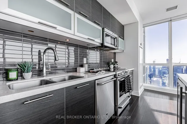 Additional image 11 of 388 Yonge St Unit 7510