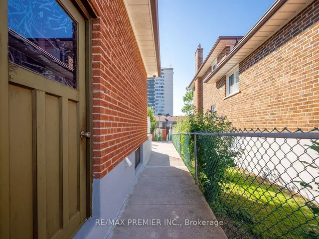 Additional image 36 of 33 Clair Rd