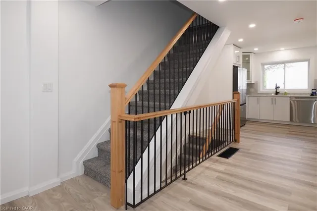 Additional image 20 of 50 Westmount Rd Unit 8