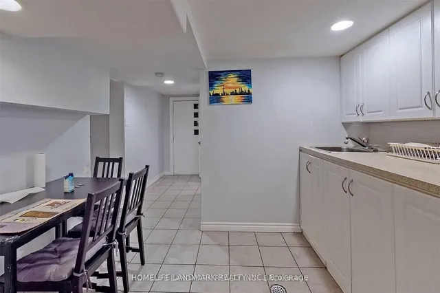 Additional image 18 of 169 Highgate Ave