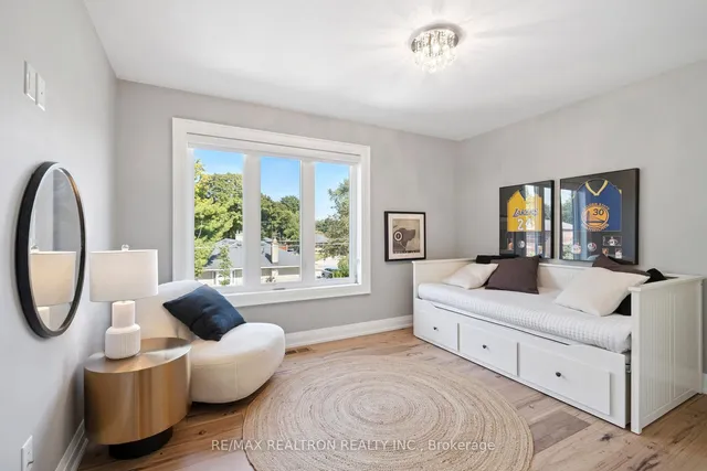 Additional image 35 of 28 Burwood Rd