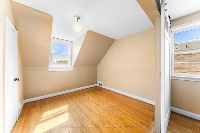 Additional image 10 of 907 Glencairn Ave