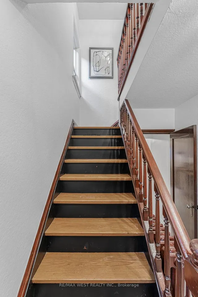 Additional image 16 of 215 Jane St