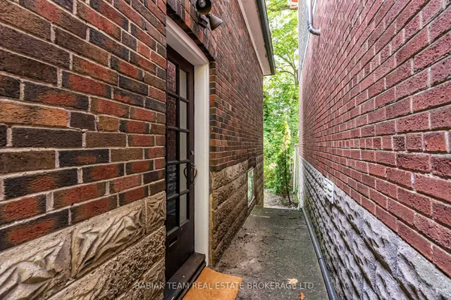 Additional image 22 of 8 Grenadier Ravine Dr