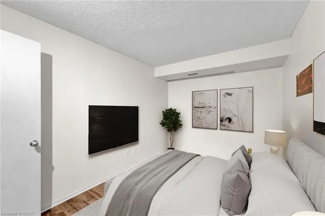 Additional image 24 of 2466 Eglinton Ave