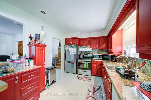 Additional image 5 of 74 Bloomington Cres