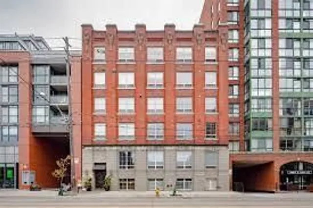 781 King St Unit 211