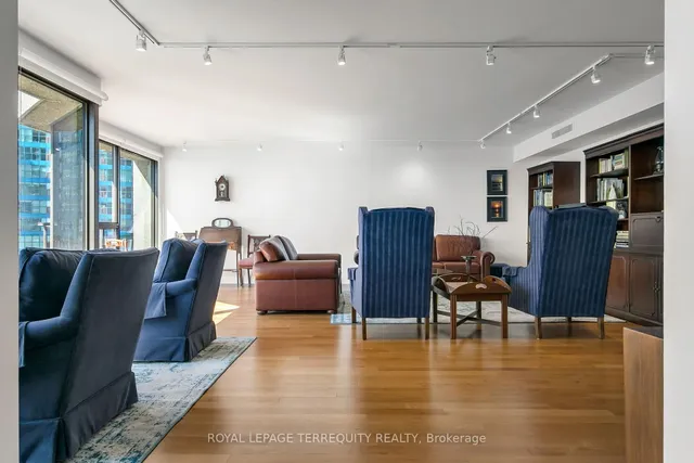 Additional image 13 of 55 Harbour Sq Unit 2311