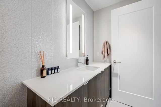 Additional image 21 of 585 Bloor St Unit 3923