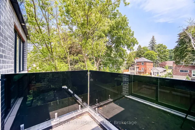 Additional image 28 of 203 Scarboro Cres