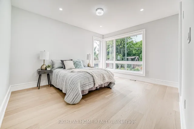 Additional image 33 of 203 Scarboro Cres